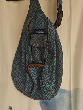 Kavu Teal & Brown Geometric Sling Bag